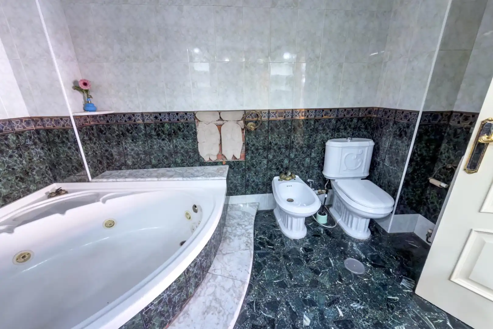 Baño de Piso en venta en Bigastro con Aire acondicionado, Calefacción y Terraza