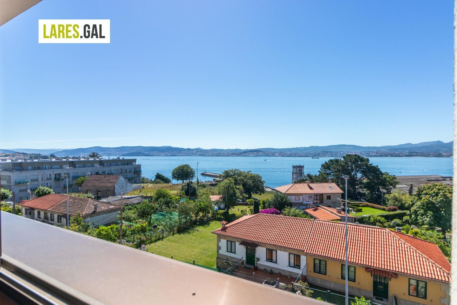 Exterior view of Flat for sale in Cangas   with Heating, Terrace and Storage room