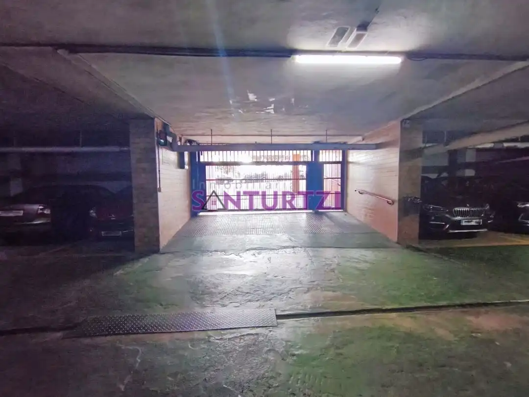 Parking for sale in Larrea - San Juan de Dios - Peñota