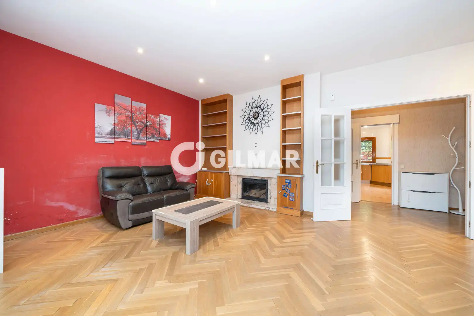 Sala d'estar de Casa o xalet en venda en Madrid amb Calefacció, Jardí privat i Piscina