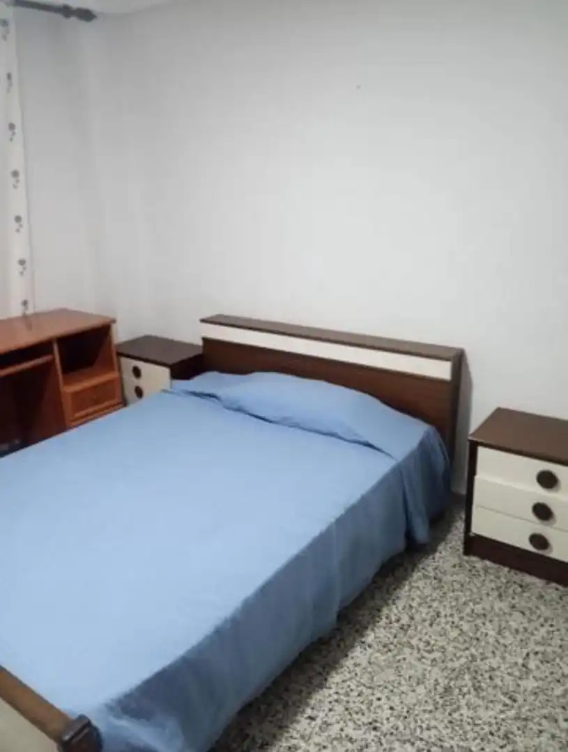 Dormitori de Pis de lloguer en Jaén amb Aire condicionat i Balcó