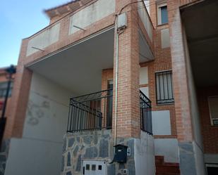 Exterior view of Single-family semi-detached for sale in Recas  with Terrace, Storage room and Balcony