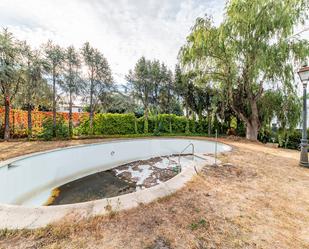 Swimming pool of Residential for sale in Las Rozas de Madrid