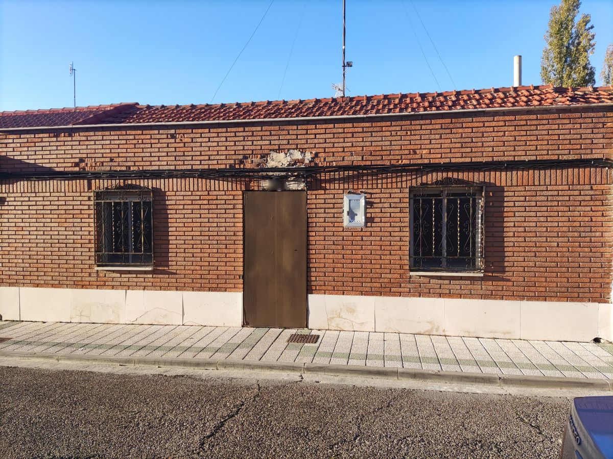 Exterior view of House or chalet for sale in Palencia Capital  with Terrace