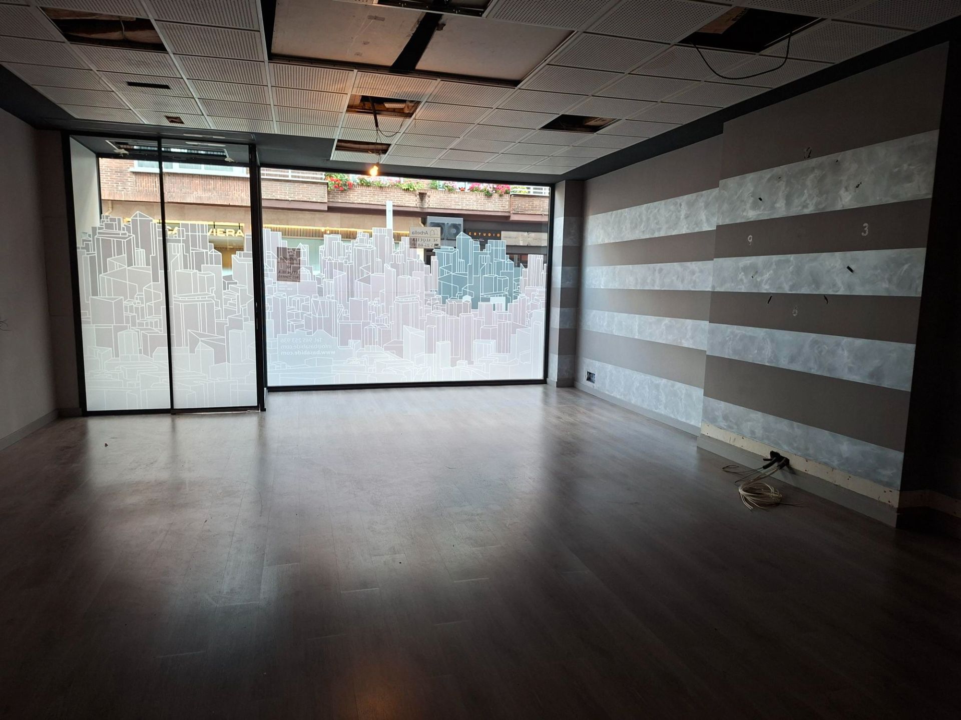 Premises to rent in Vitoria - Gasteiz  with Parquet flooring and Alarm