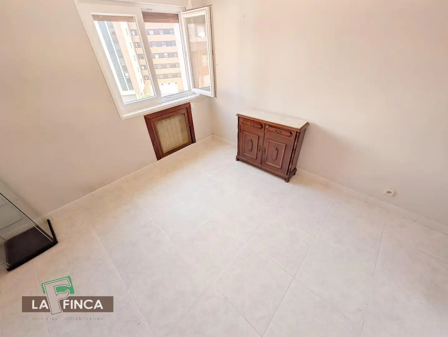 Bedroom of Flat for sale in Oviedo   with Heating and Parquet flooring