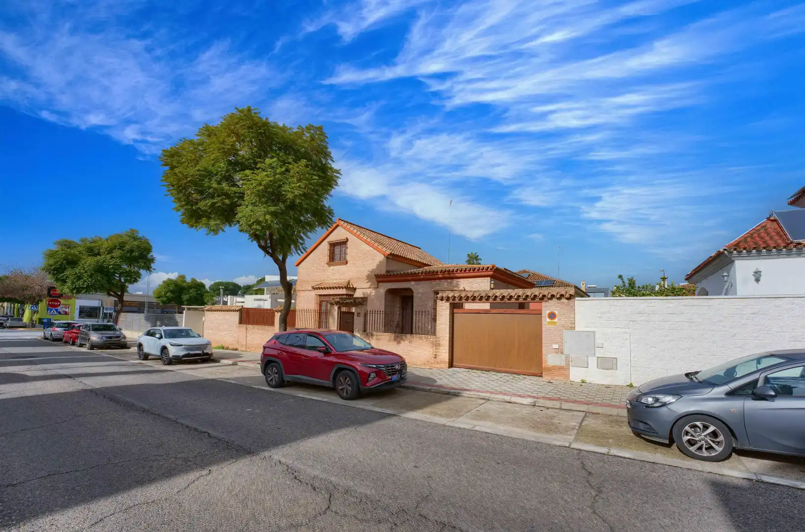 Exterior view of Houses for sale in Montequinto  with Air Conditioner, Heating and Private garden