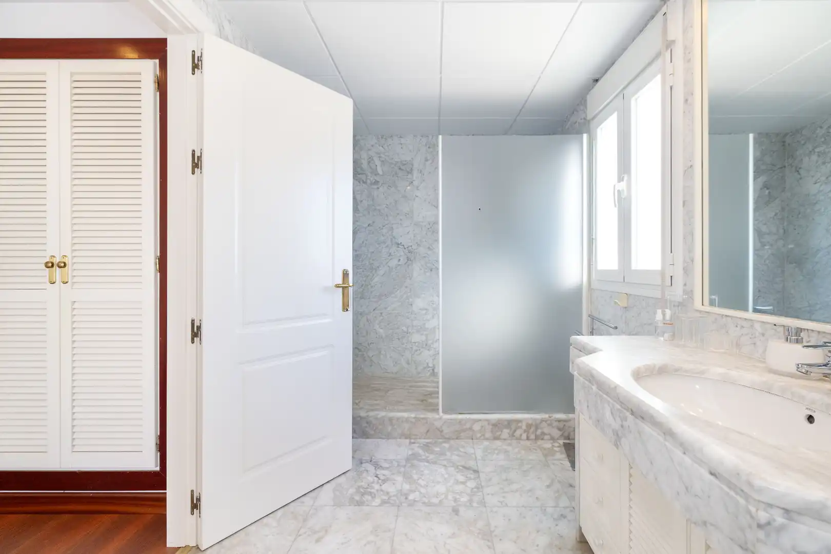 Baño de Ático en venta en Marbella con Aire acondicionado, Calefacción y Terraza
