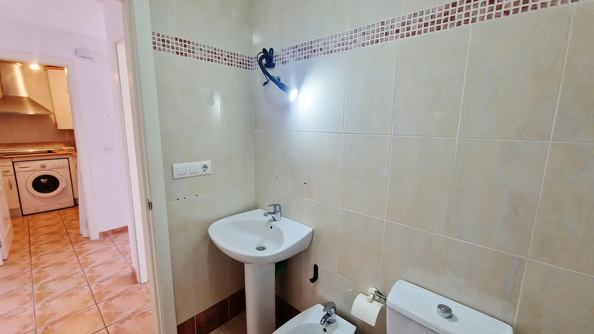 Bany de Apartament en venda en Vélez de Benaudalla amb Aire condicionat, Calefacció i Balcó