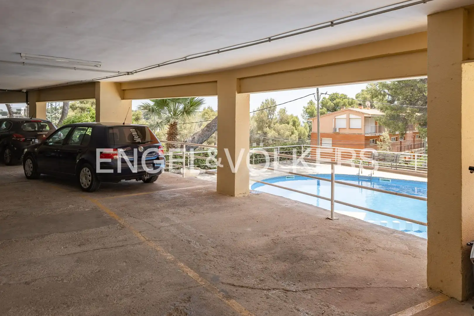 Piscina de Pis en venda en Castelldefels amb Calefacció, Jardí privat i Terrassa