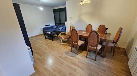 Foto 2 de Casa o chalet de alquiler en C. Sierra de Albarracin, Pioz, Guadalajara