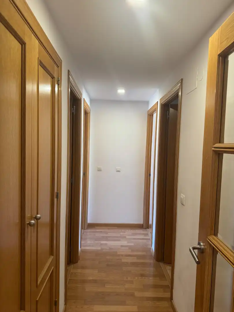 Piso de alquiler en Martín Carpena - Torre del Río