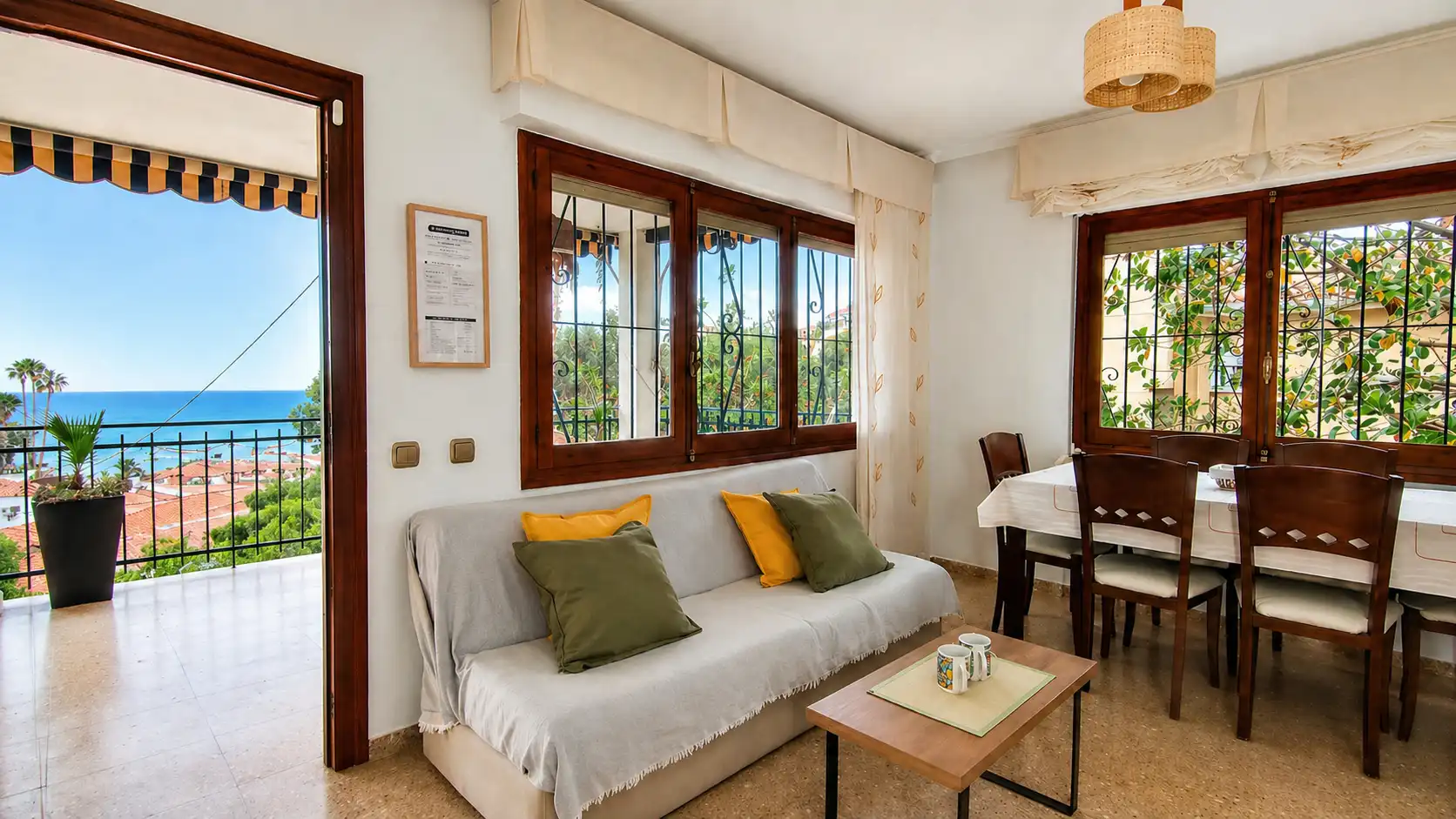 Sala d'estar de Casa adosada de lloguer en El Campello amb Aire condicionat, Calefacció i Jardí privat