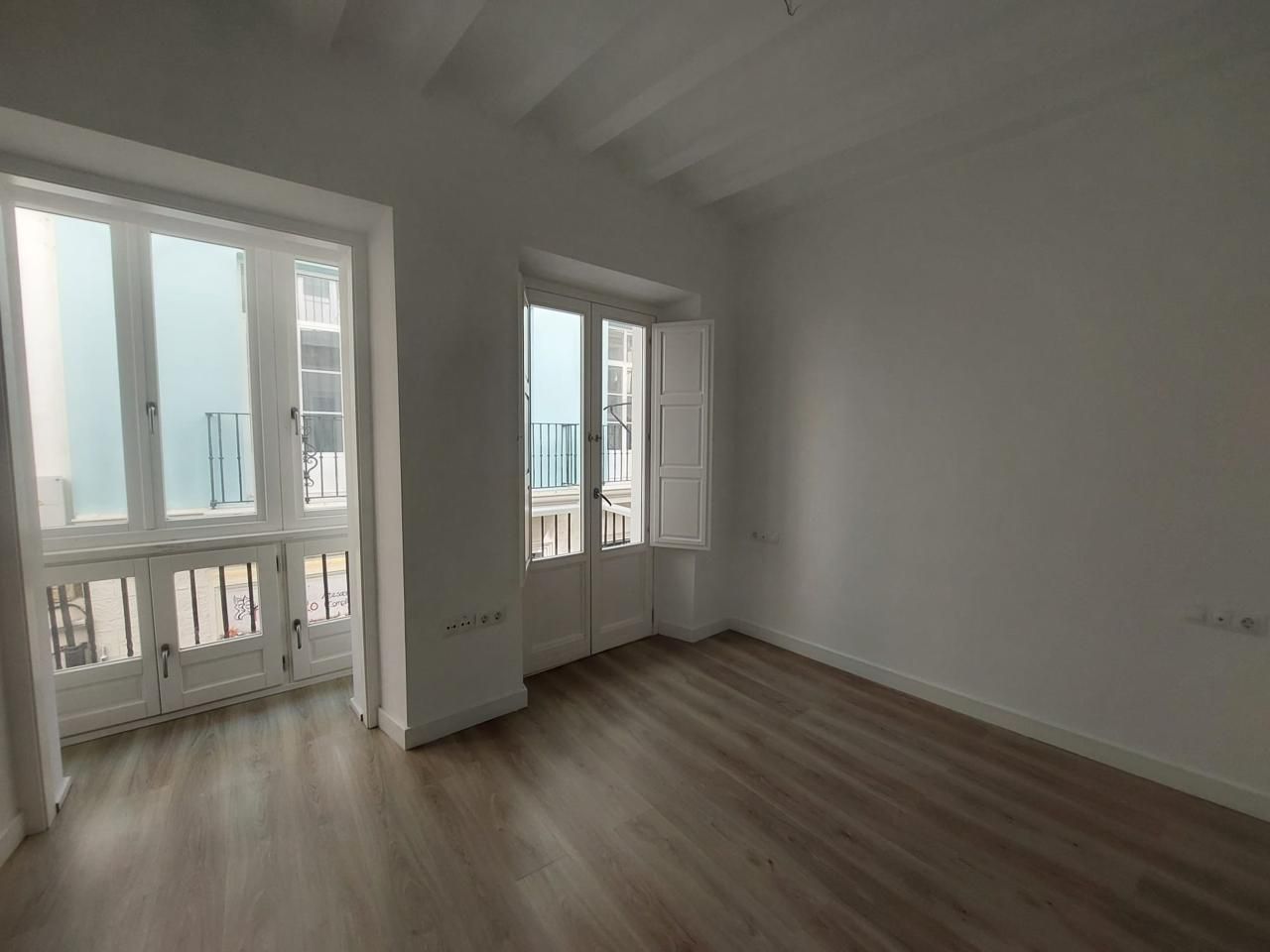 Bedroom of Flat for sale in  Cádiz Capital  with Balcony