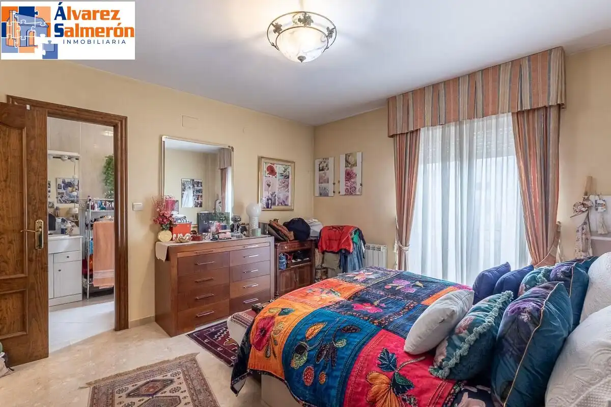 Bedroom of Houses for sale in Huétor Vega  with Air Conditioner, Heating and Terrace