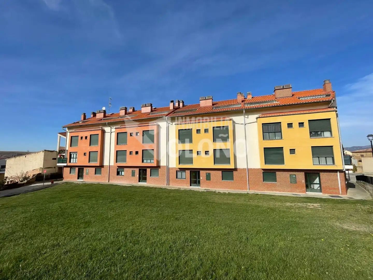 Vista exterior de Apartament en venda en Cuzcurrita de Río Tirón amb Calefacció, Terrassa i Moblat
