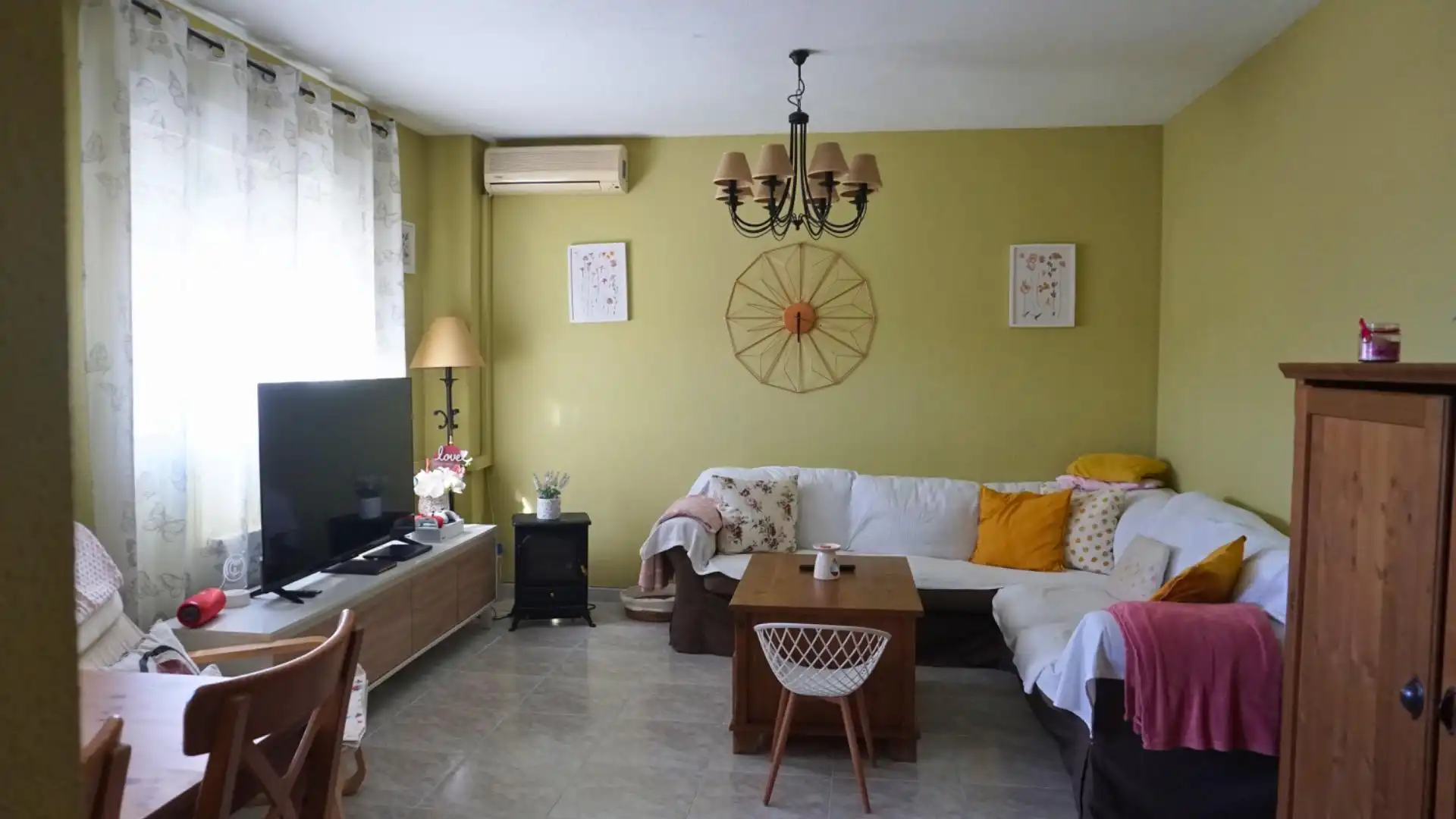 Sala de estar de Piso en venta en Azuqueca de Henares con Aire acondicionado, Calefacción y Trastero