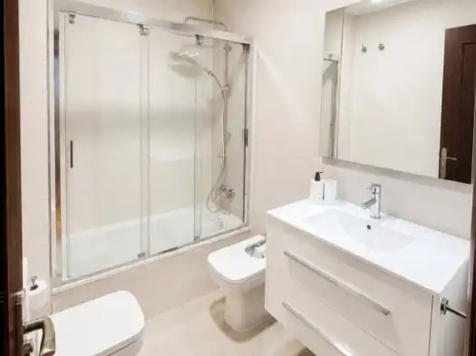 Baño de Piso de alquiler con opción a compra en Ourense Capital  con Calefacción, Amueblado y Horno