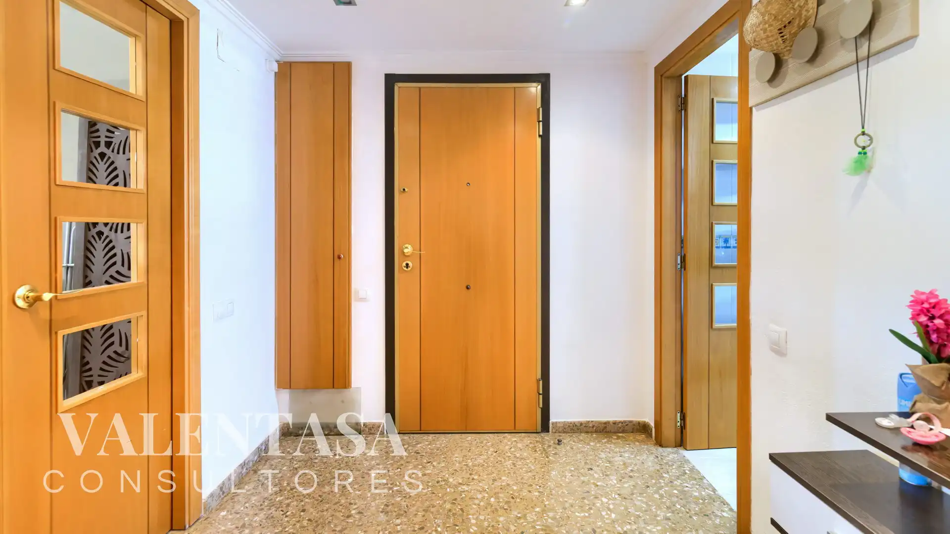 Flat for sale in Valencia  with Furnished and Community pool