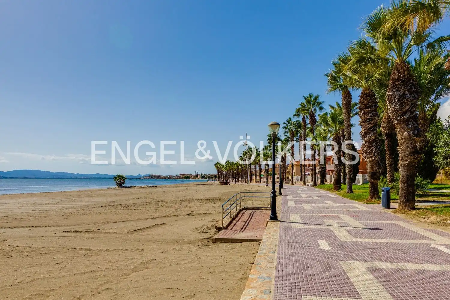 Vista exterior de Casa o chalet en venta en San Pedro del Pinatar con Aire acondicionado, Calefacción y Jardín privado