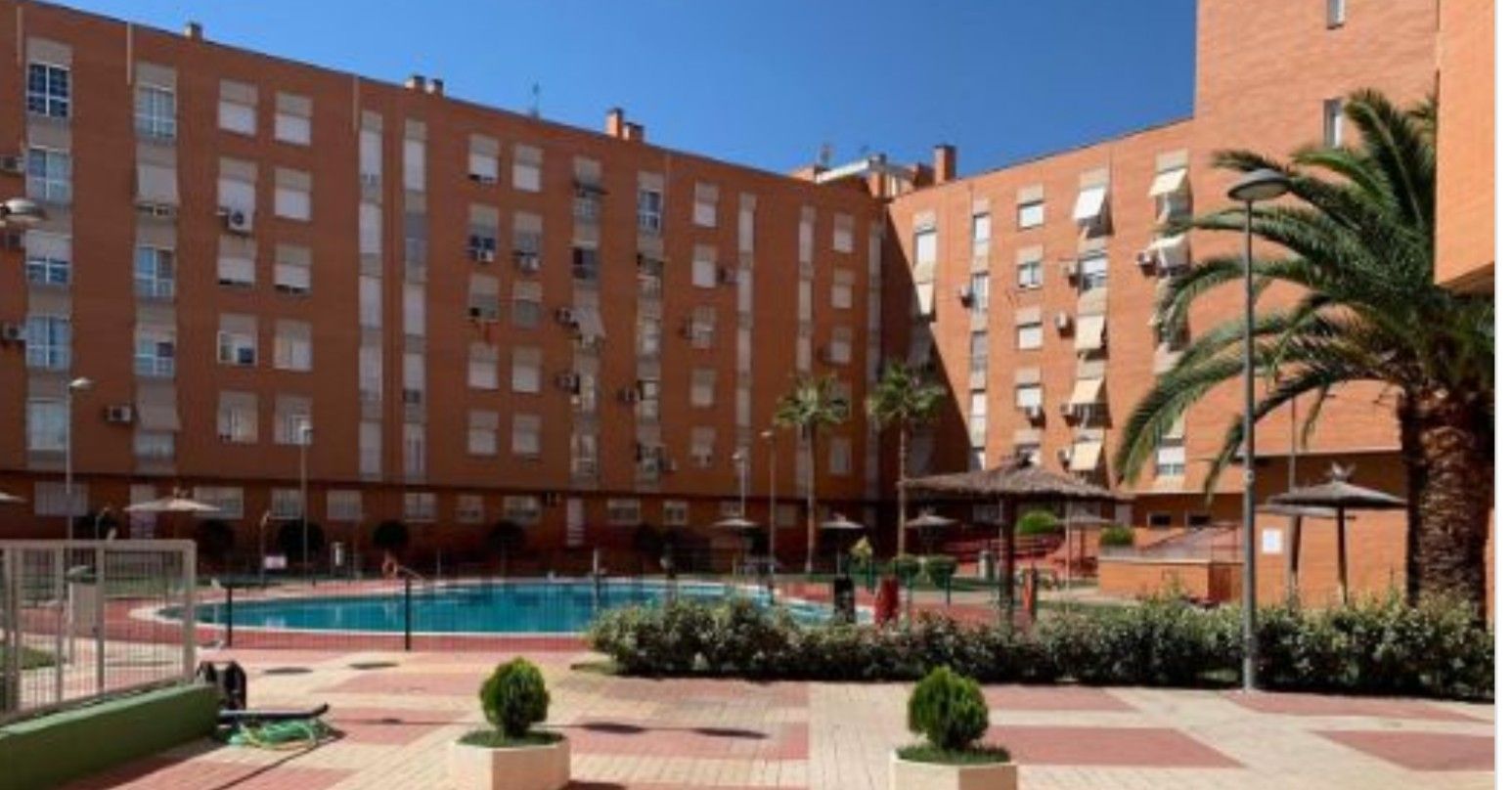 Vista exterior de Pis de lloguer en Ciudad Real Capital amb Aire condicionat, Calefacció i Jardí privat