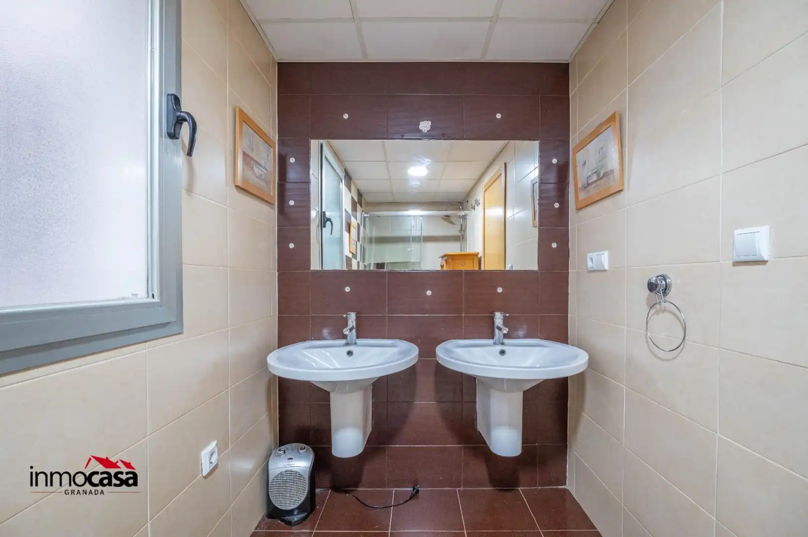 Baño de Piso en venta en Atarfe con Piscina comunitaria