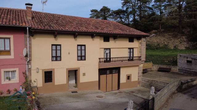 Casa-chalet en Venta en Pesquera