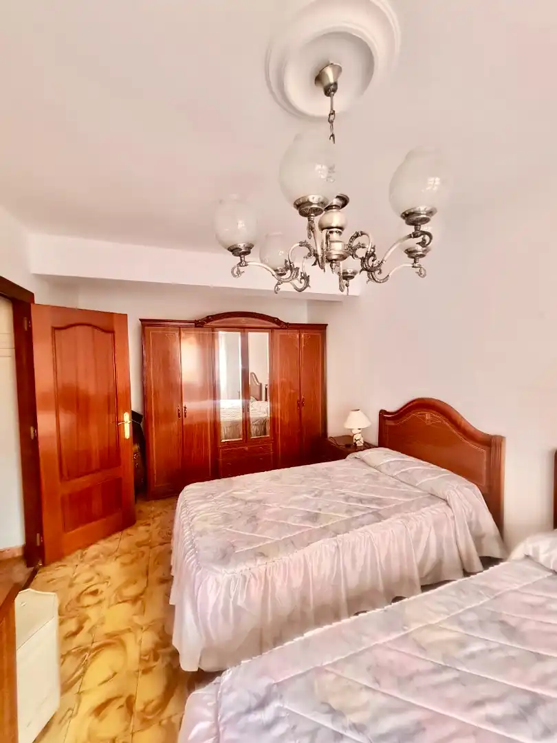 Habitación de Piso en venta en Gijón  con Amueblado