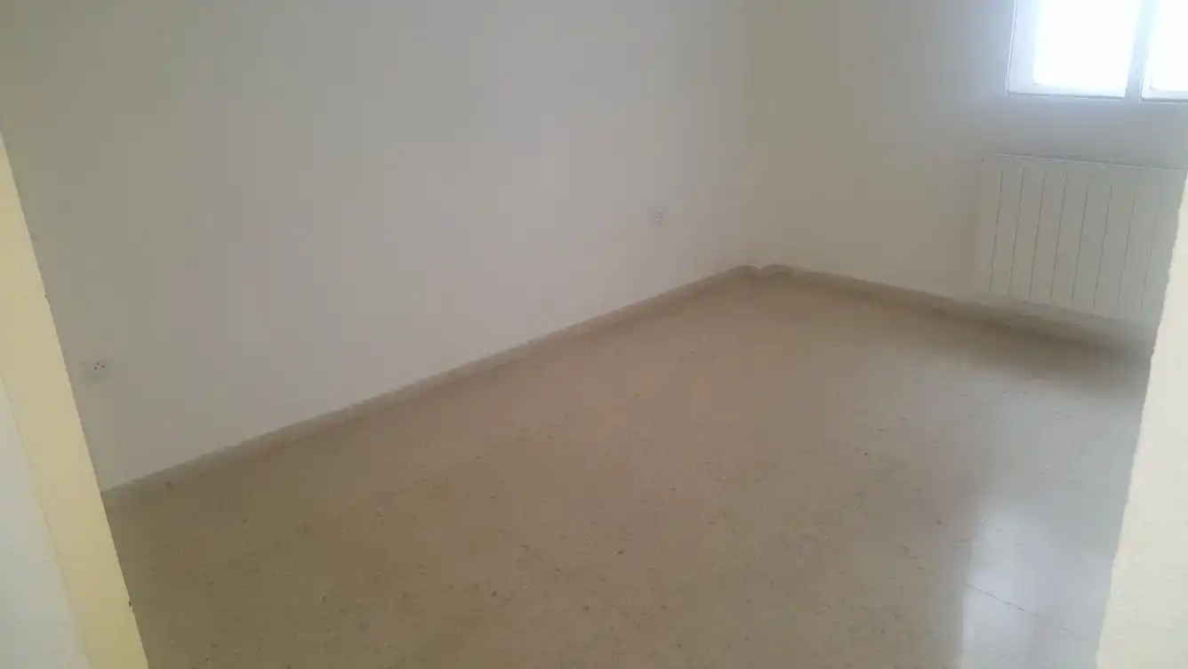 Wohnung zur Miete in Badajoz mit Klimaanlage, Heizung und Terrasse