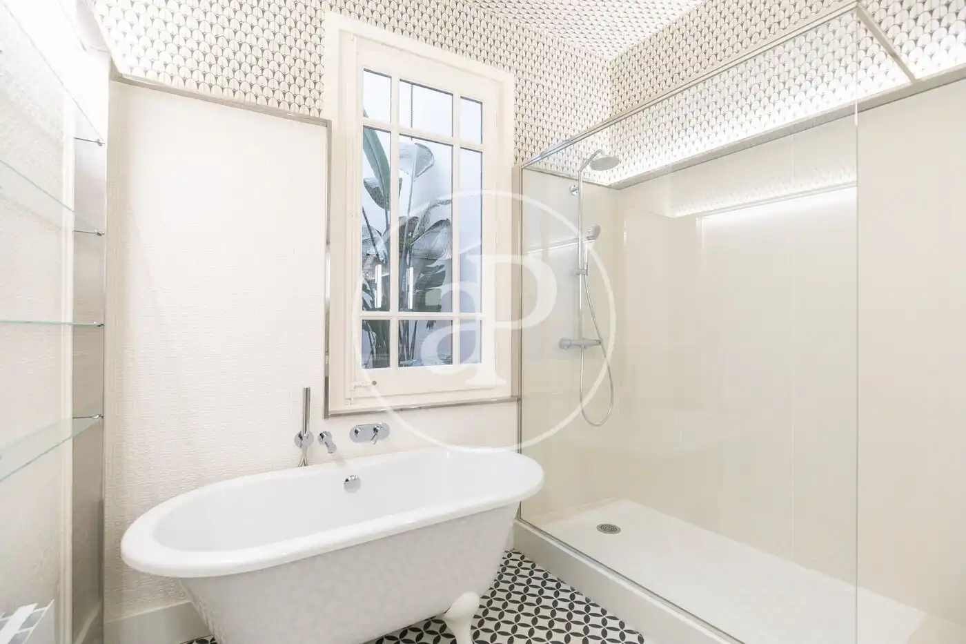Baño de Piso en venta en Barcelona con Aire acondicionado, Calefacción y Jardín privado