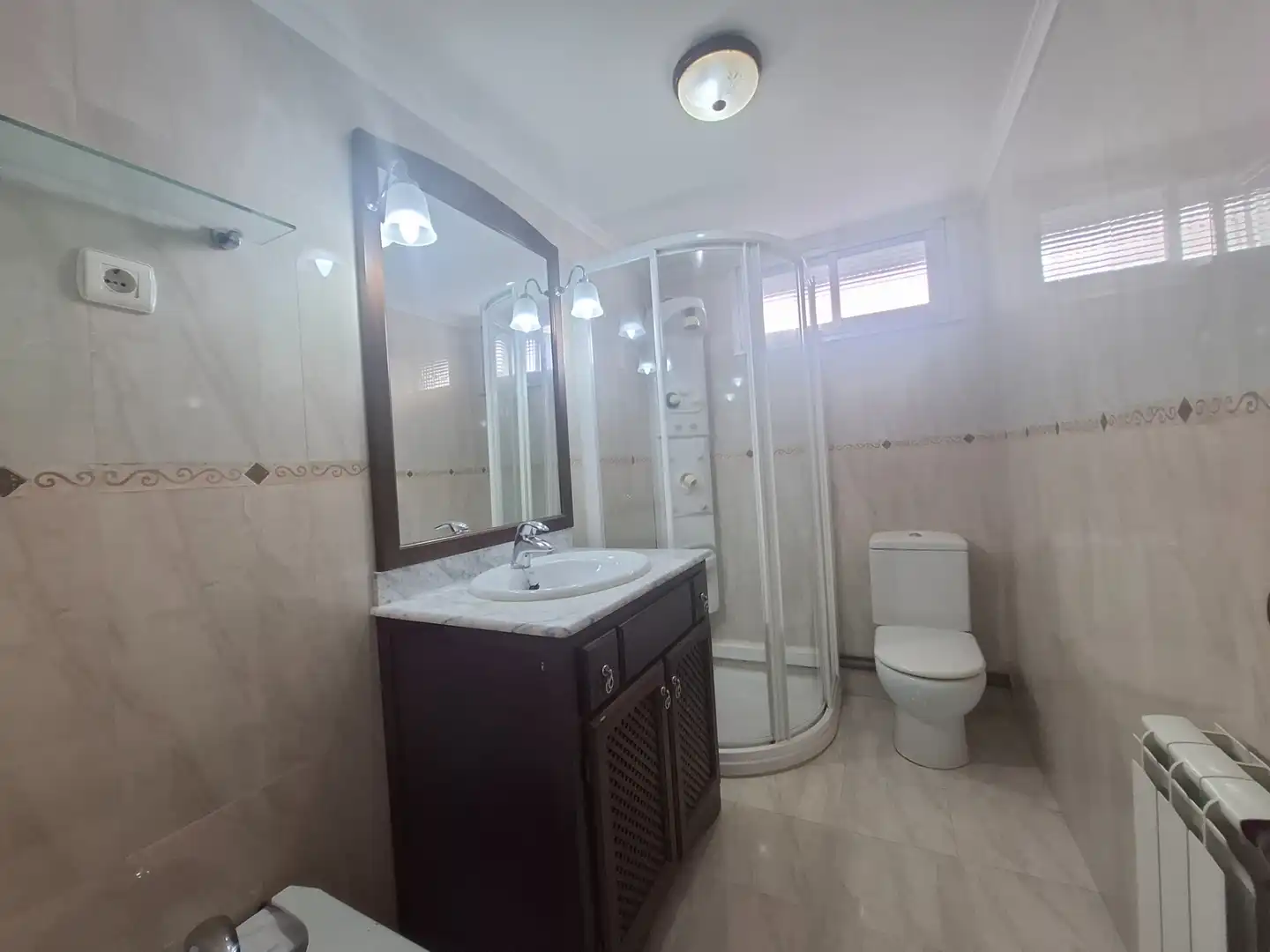 Badezimmer von Wohnung zum Verkauf in Plentzia mit Abstellraum
