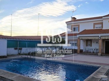 Casa amb piscina en venda a El Álamo