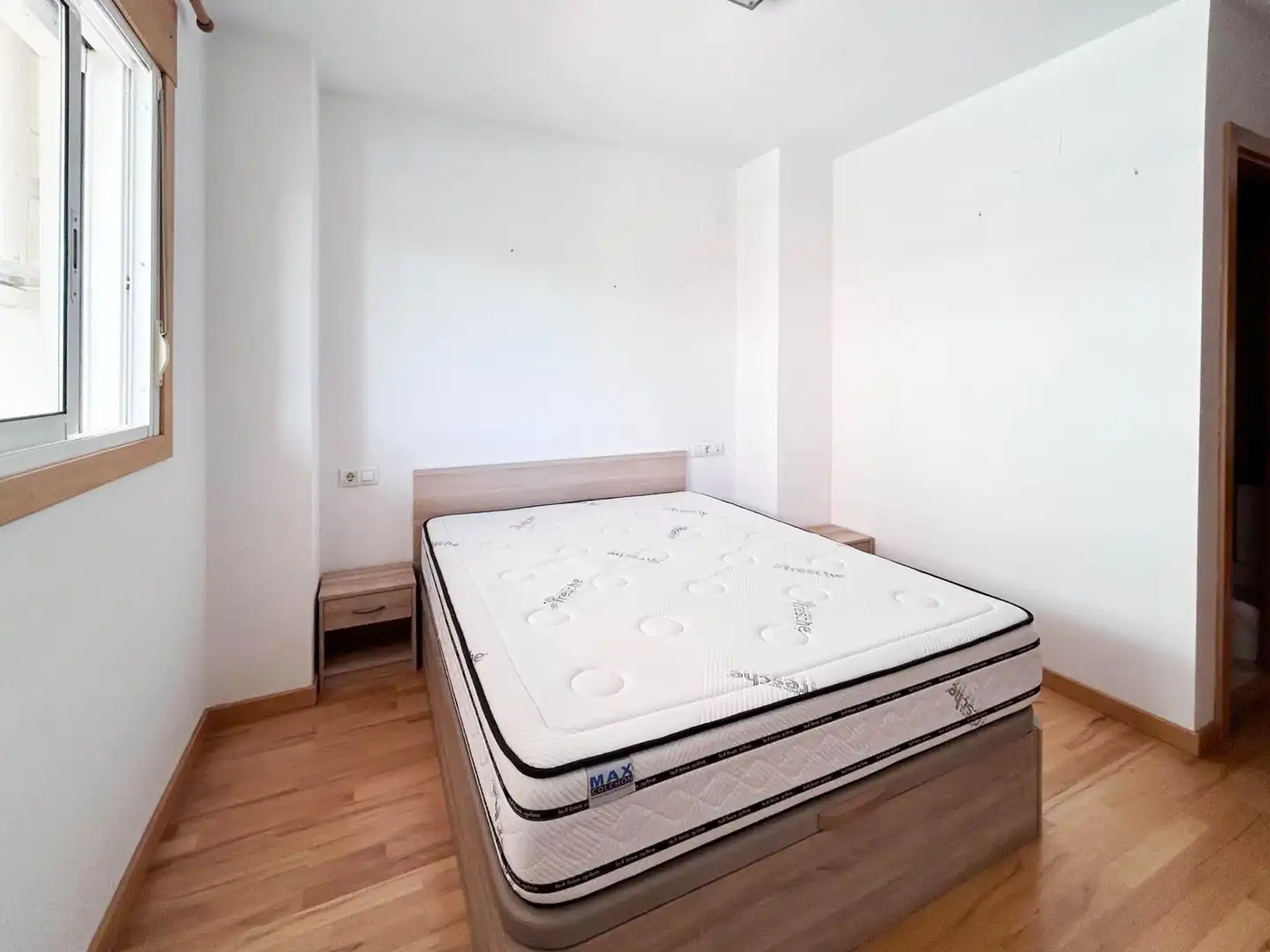 Bedroom of Flat for rent in Paterna  with Air Conditioner, Heating and Private garden