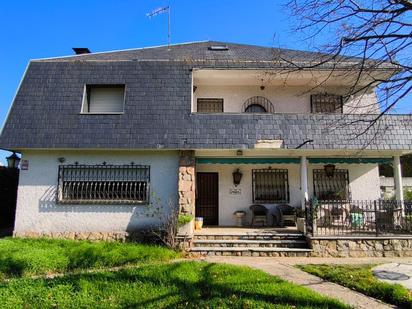 Vista exterior de Casa o xalet en venda en Galapagar amb Terrassa i Piscina