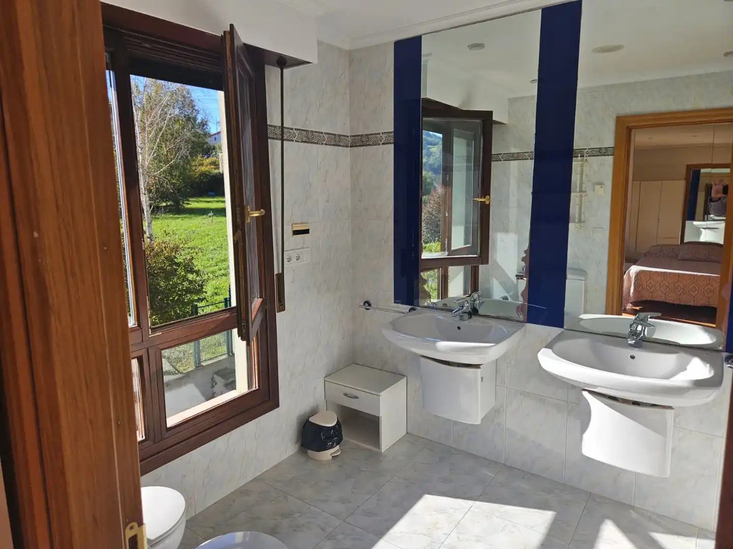 Badezimmer von Einfamilien-Reihenhaus zum Verkauf in Aia mit Heizung, Privatgarten und Terrasse