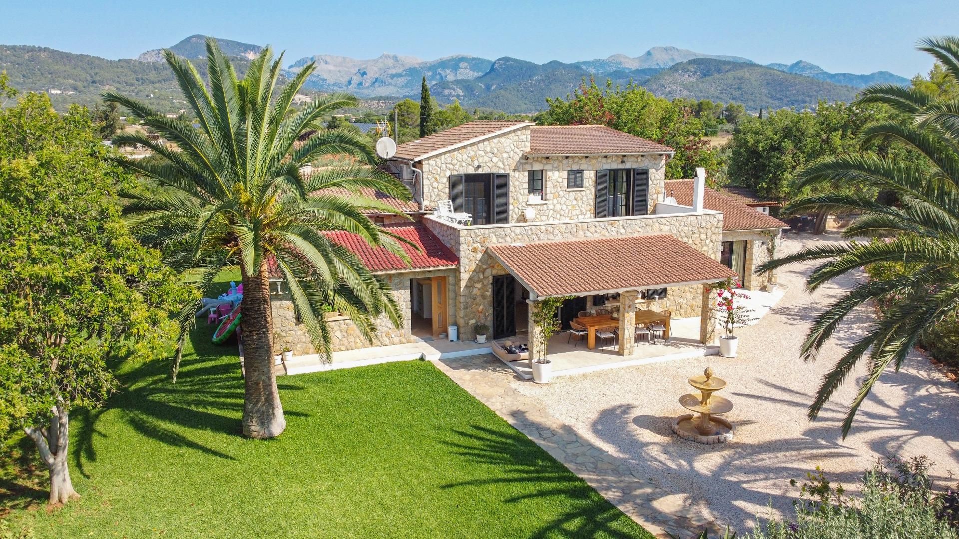 Vista exterior de Finca rústica en venda en Binissalem amb Aire condicionat, Calefacció i Jardí privat