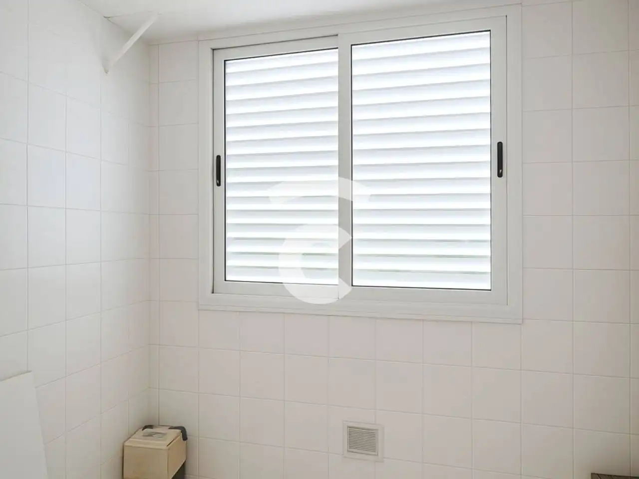 Badezimmer von Wohnung zum Verkauf in Vic mit Klimaanlage, Heizung und Parkett