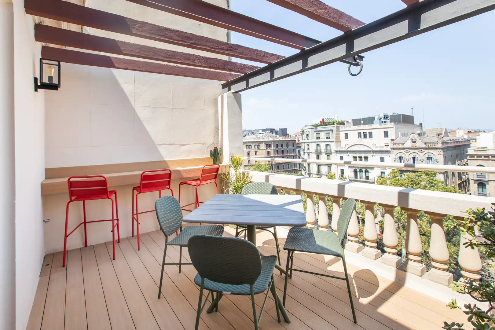Terrasse von Dachboden zur Miete in Barcelona mit Klimaanlage, Heizung und Parkett