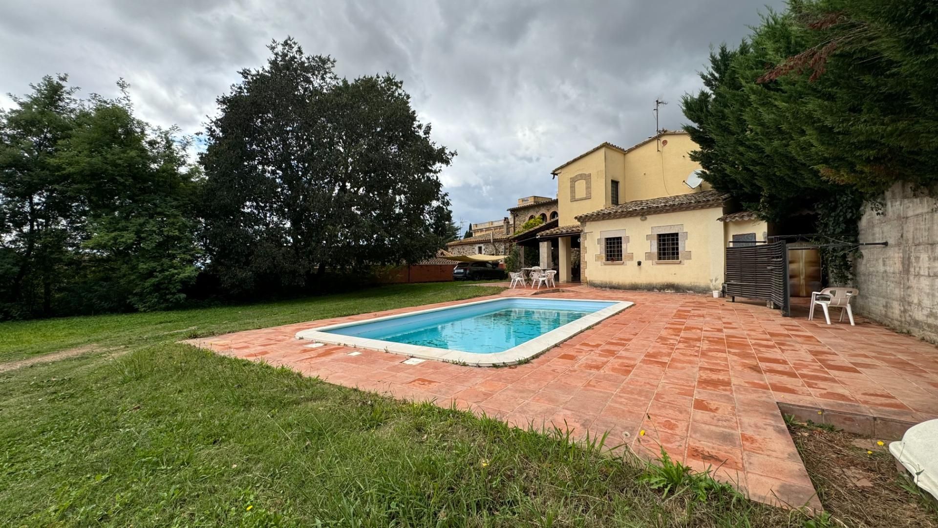 Piscina de Casa o xalet en venda en Llambilles amb Calefacció, Jardí privat i Terrassa