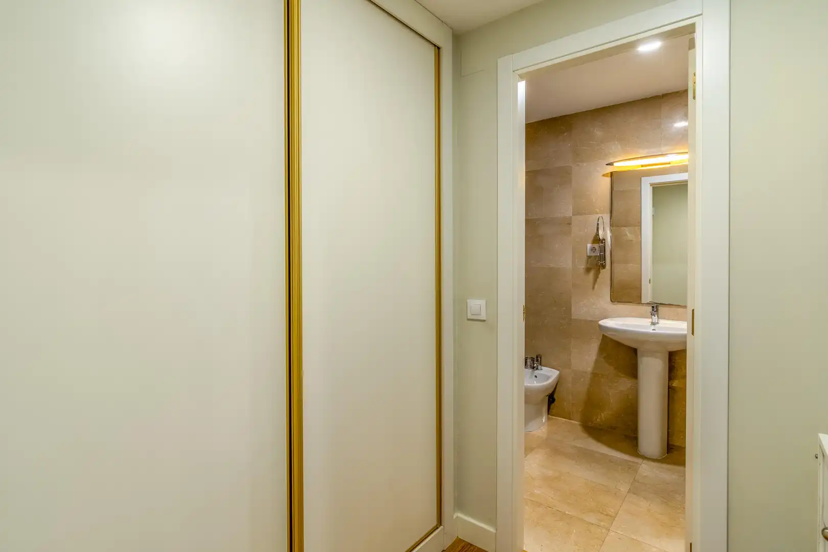 Bathroom of Apartments for sale in Las Rozas de Madrid  with Air Conditioner, Heating and Private garden