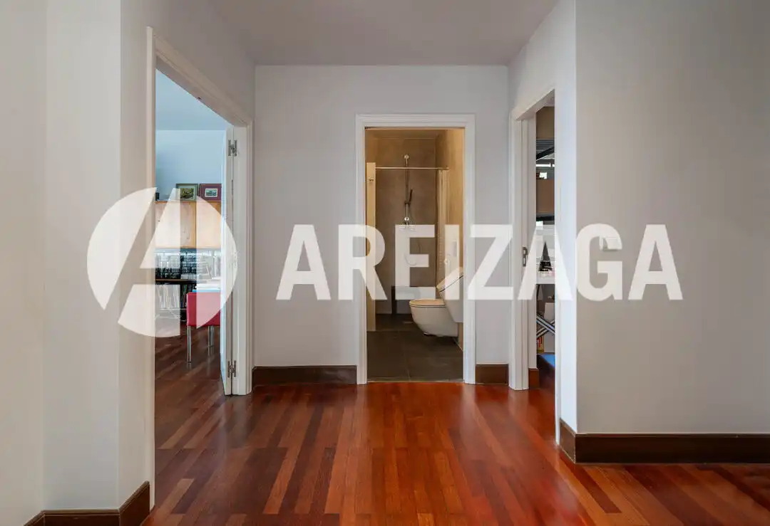 Piso en venta en Donostia - San Sebastián  con Calefacción, Terraza y Trastero