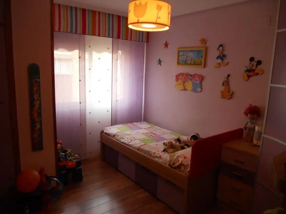 Habitación de Apartamento en venta en Xirivella con Aire acondicionado y Balcón