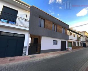 Exterior view of House or chalet for sale in Armilla  with Terrace