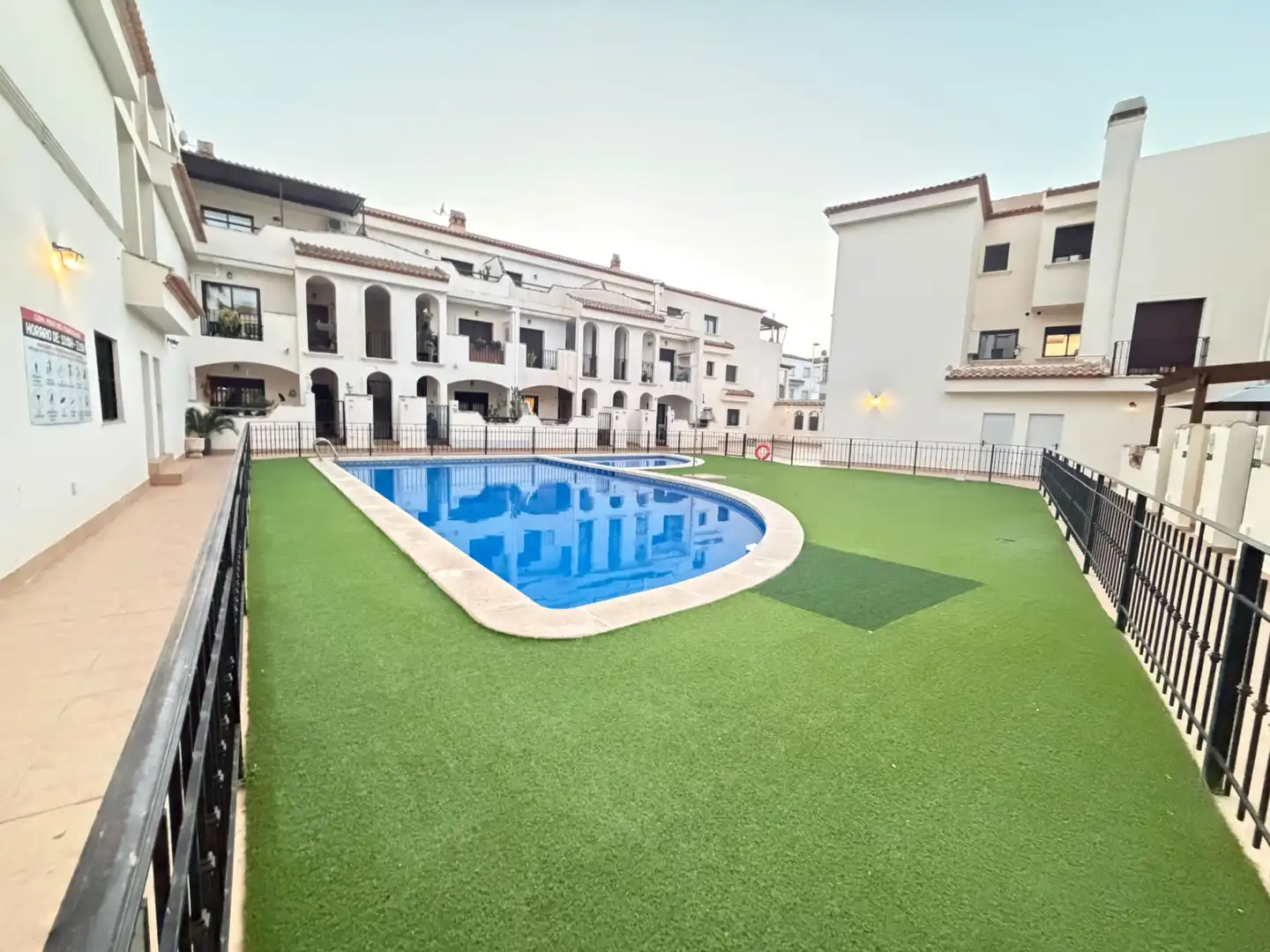 Piscina de Casa o chalet en venta en San Pedro del Pinatar con Aire acondicionado, Calefacción y Amueblado
