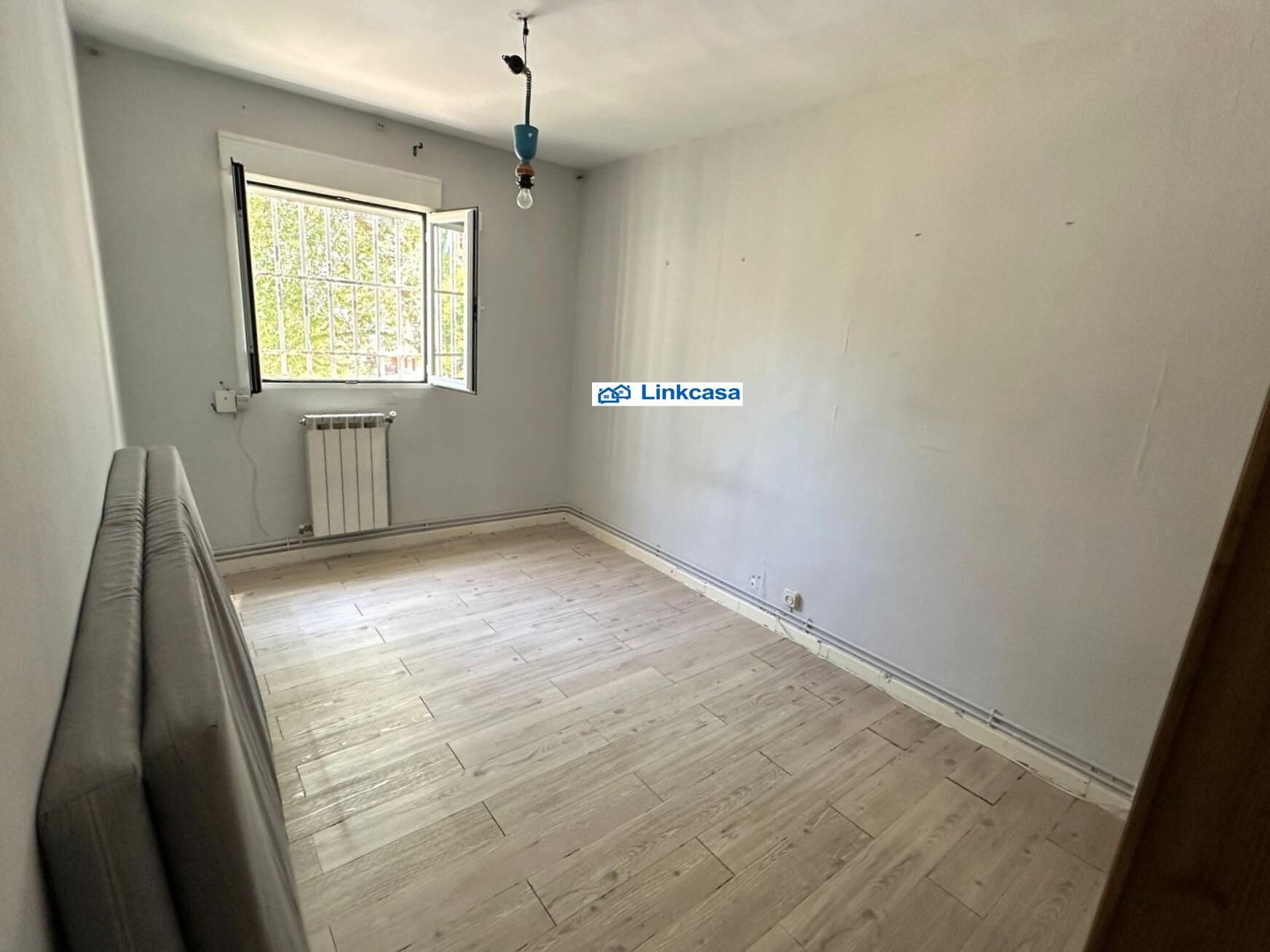 Habitación de Piso en venta en  Madrid Capital con Calefacción, Terraza y Trastero