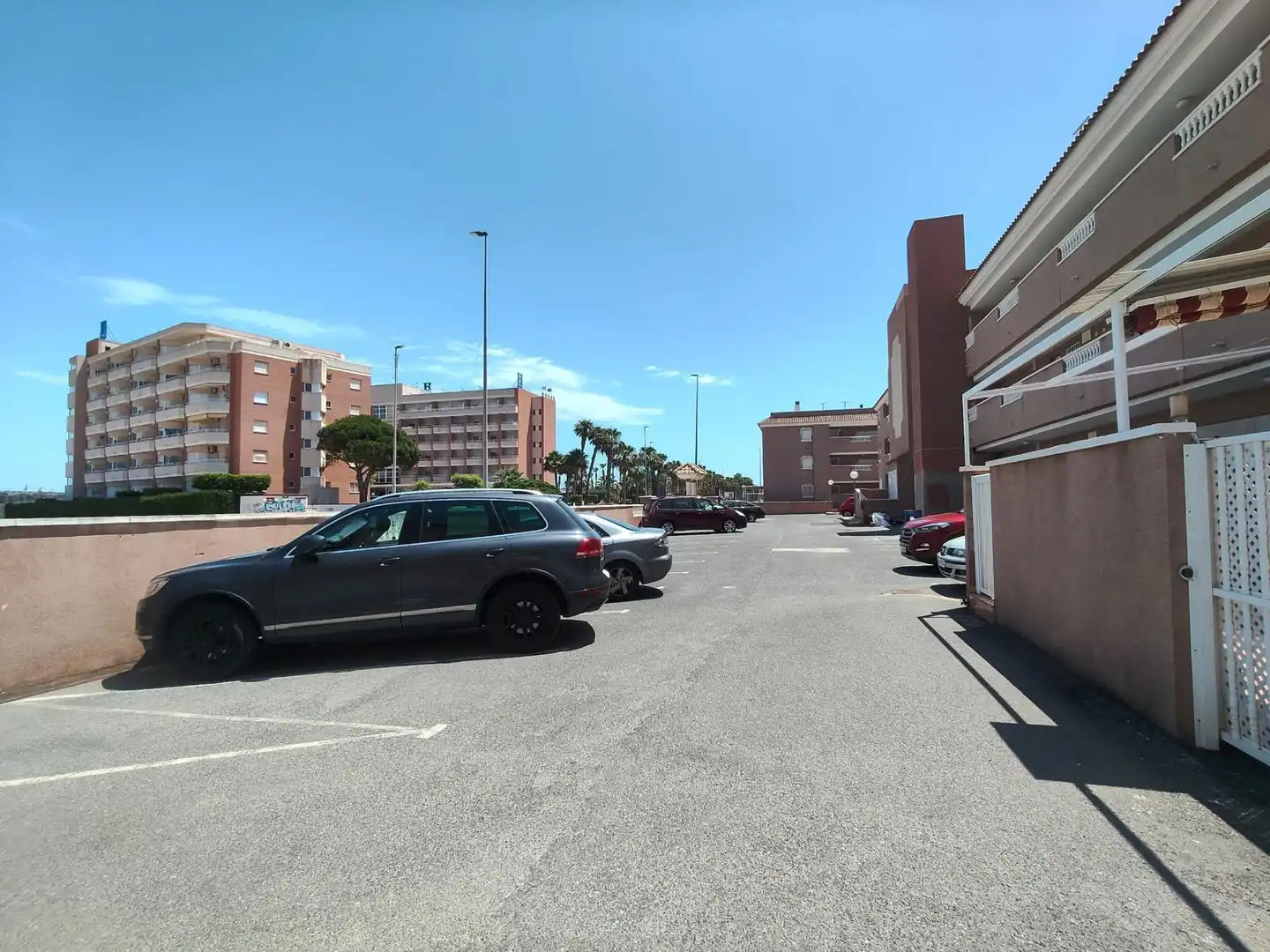 Aparcament de Apartament de lloguer en Santa Pola amb Aire condicionat, Calefacció i Terrassa