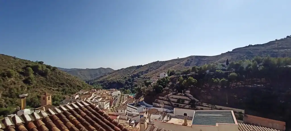 Vista exterior de Finca rústica en venda en Salares amb Terrassa