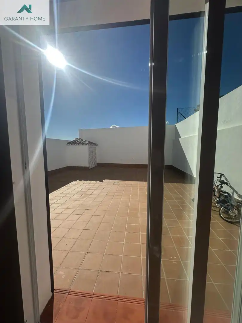 Casa adosada de alquiler en Riogordo