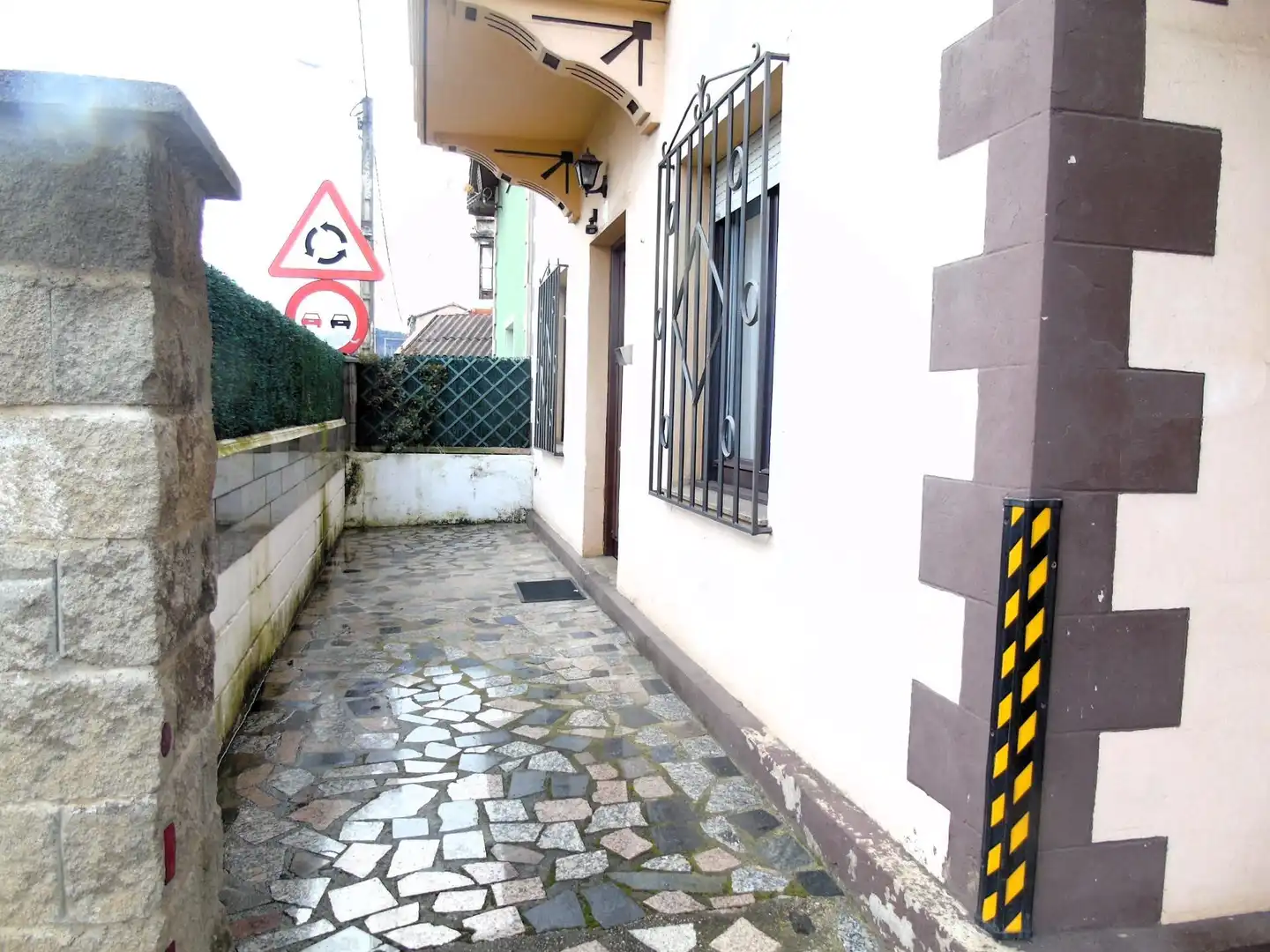Vista exterior de Casa adosada en venta en Camargo con Calefacción, Jardín privado y Terraza