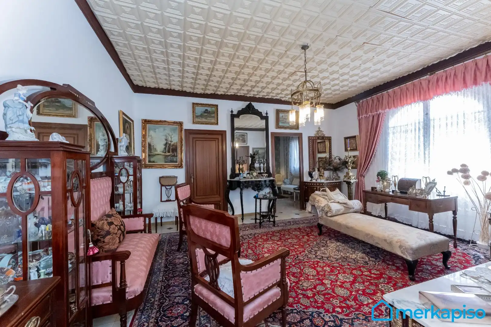 Sala d'estar de Finca rústica en venda en Torrelles de Llobregat amb Terrassa